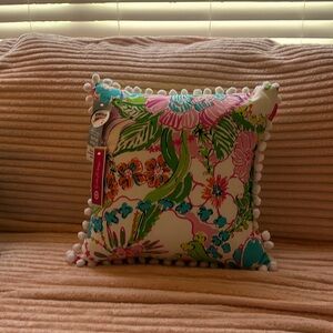 Lilly Pulitzer decorative pillow, indoor / outdoor. NWT